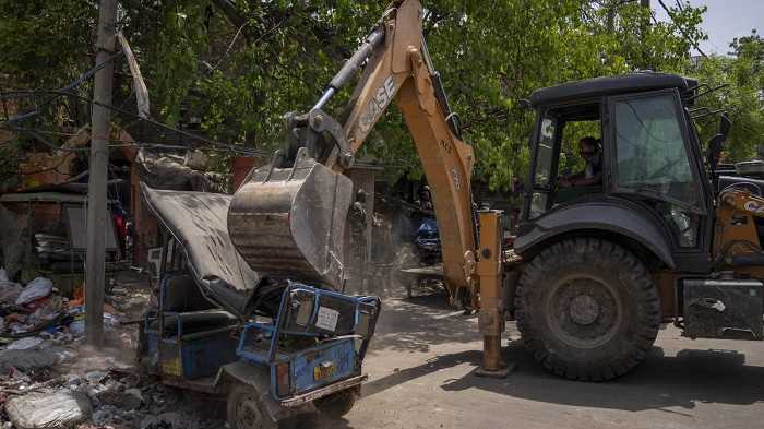 उत्तर प्रदेश: तीन नियम जो बुलडोजर चलाने में तोड़े गए