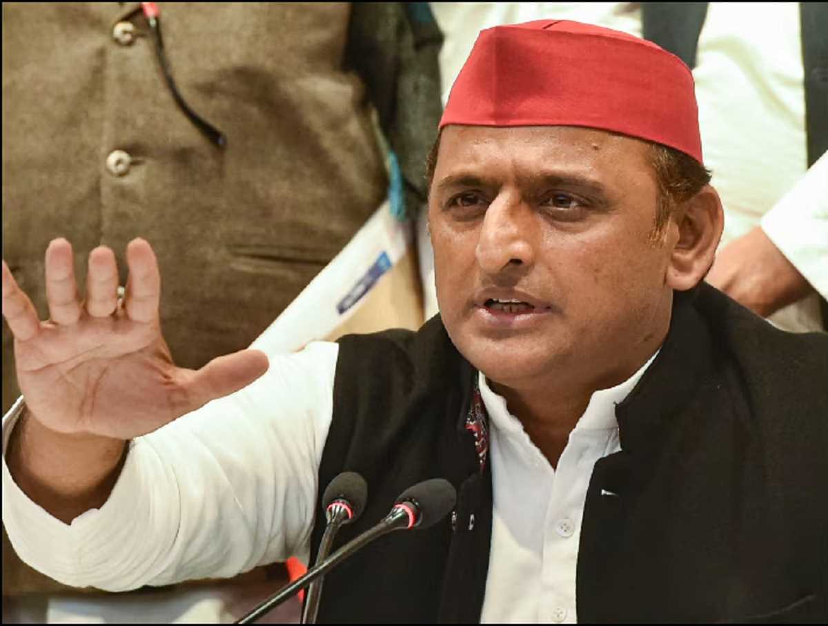 ये लोग खोदते-खोदते एक दिन अपनी सरकार खोद देंगे : अखिलेश का भाजपा पर निशाना