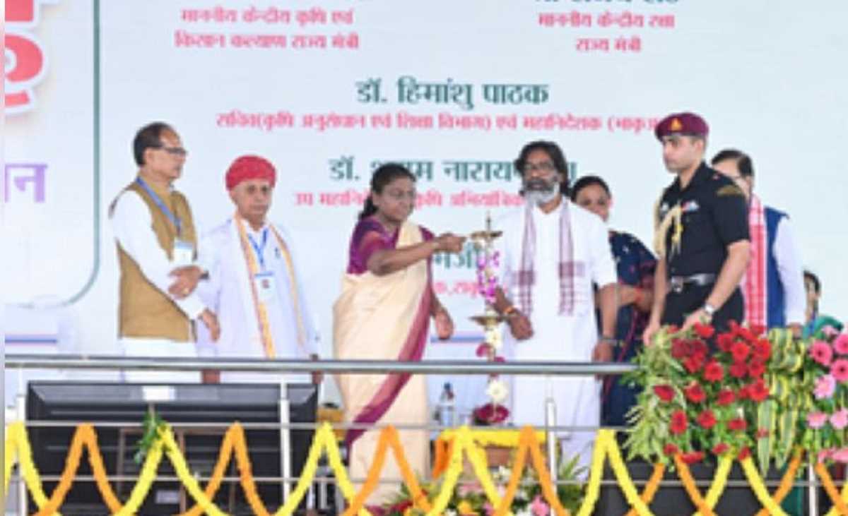 सेकेंडरी एग्रीकल्चर को प्रोत्साहित करने से सशक्त होंगे देश के किसान: राष्ट्रपति द्रौपदी मुर्मू सेकेंडरी एग्रीकल्चर को प्रोत्साहित करने से सशक्त होंगे देश के किसान: राष्ट्रपति द्रौपदी मुर्मू