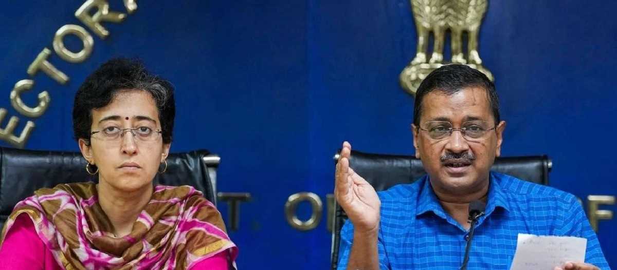 दिल्ली : सीएम आतिशी और केजरीवाल ने स्कूलों को बम से उड़ाने की धमकी के बाद साधा भाजपा पर निशाना