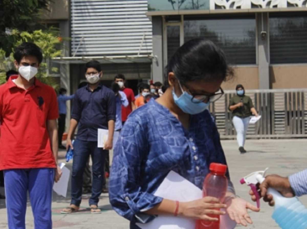 12वीं बोर्ड के टॉप 20 परसेंटाइल वाले छात्र दे सकेंगे जेईई की परीक्षा