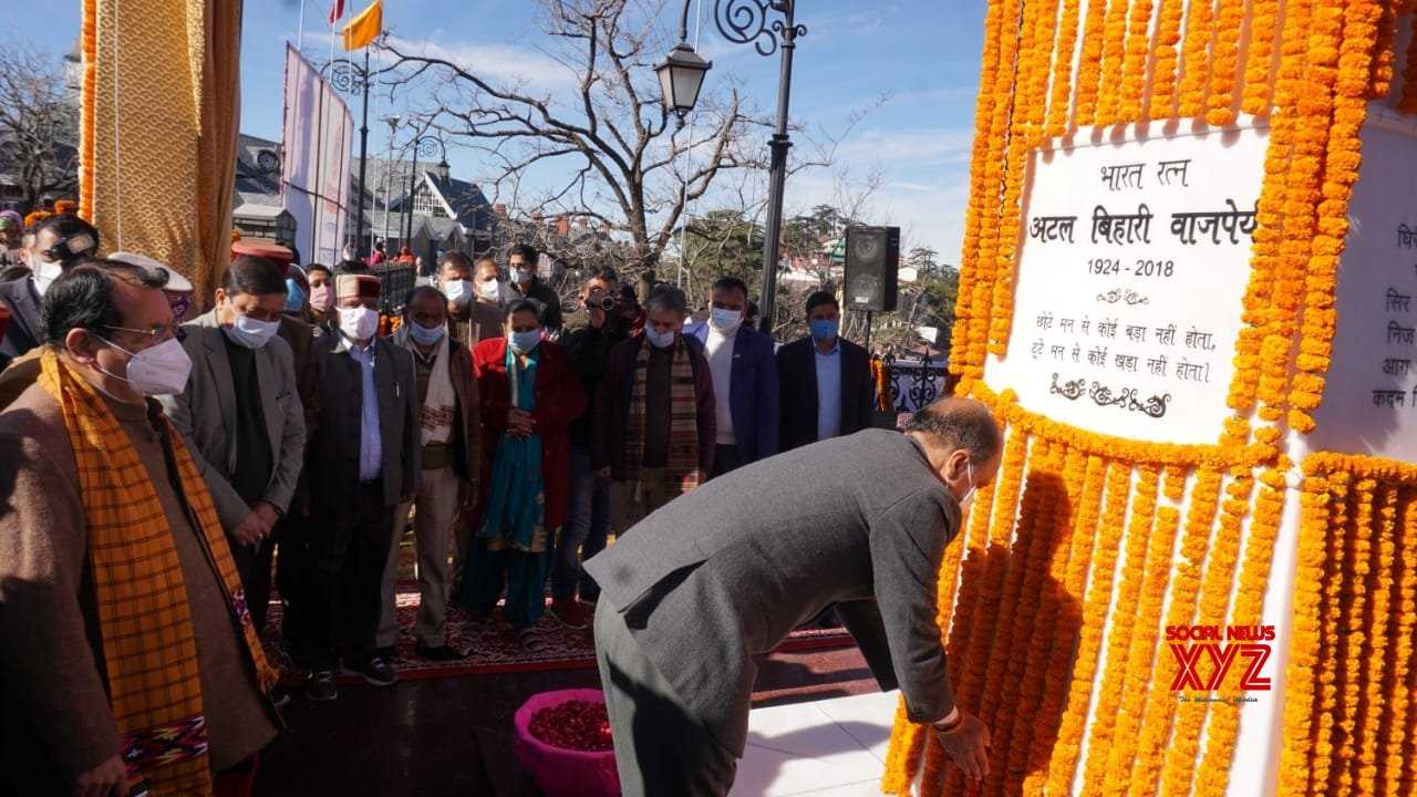 मुख्यमंत्री जयराम ठाकुर ने किया वाजपेयी जी की 18 फीट की प्रतिमा का अनावरण