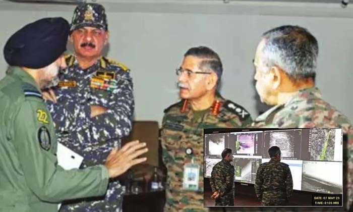 थल सेना, नौसेना और वायुसेना प्रमुखों ने ऑपरेशन सिंदूर का लाइव प्रसारण देखा, सेना ने जारी की तस्वीर