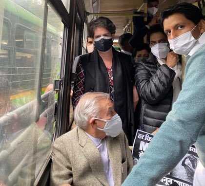 हिरासत में ली गई प्रियंका गांधी, कहा- सरकार के दिल में किसानों के लिए कोई इज्जत नहीं