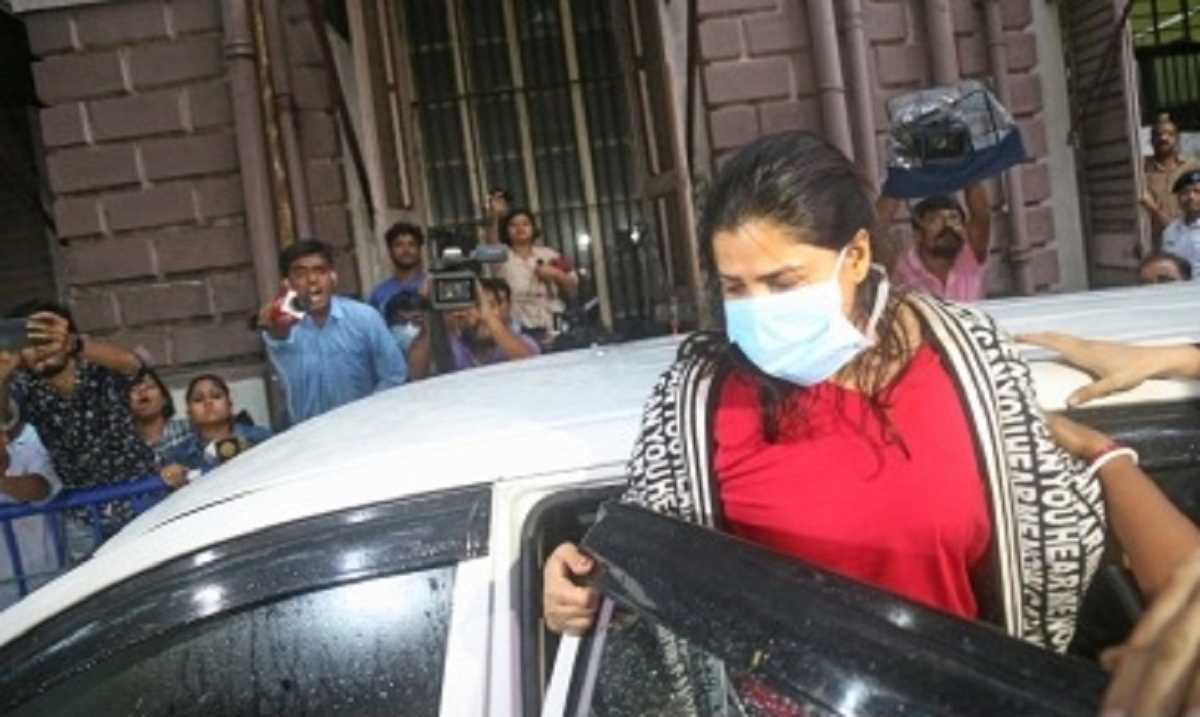 अवैध धन रखने के लिए मेरे फ्लैटों का इस्तेमाल किया गया : अर्पिता अवैध धन रखने के लिए मेरे फ्लैटों का इस्तेमाल किया गया : अर्पिता