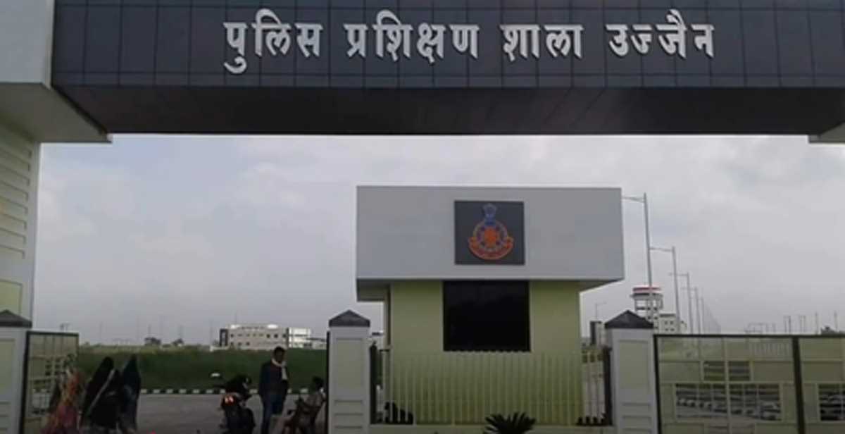 मध्य प्रदेश : उज्जैन के पुलिस ट्रेनिंग स्कूल में मधुमक्खियों के हमले में इंस्पेक्टर की मौत, तीन जवान घायल