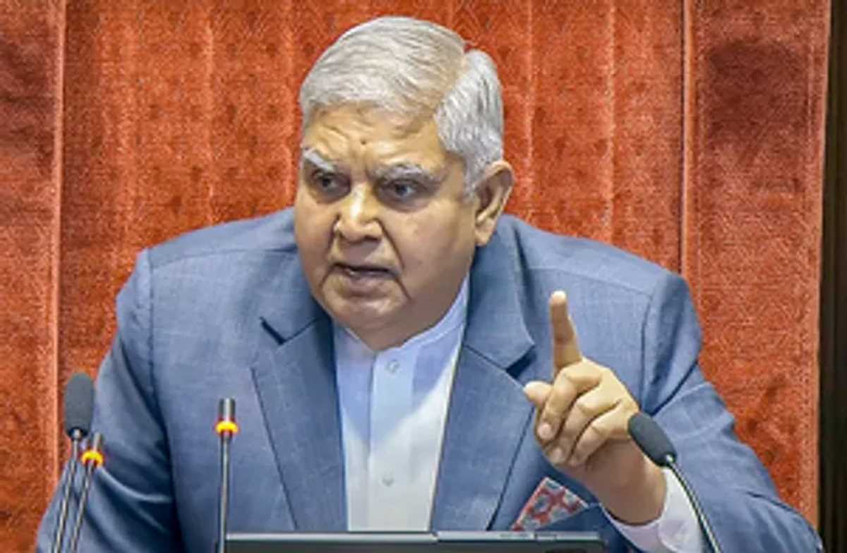 मेरे खिलाफ लाया गया नोटिस जंग लगा चाकू था : धनखड़