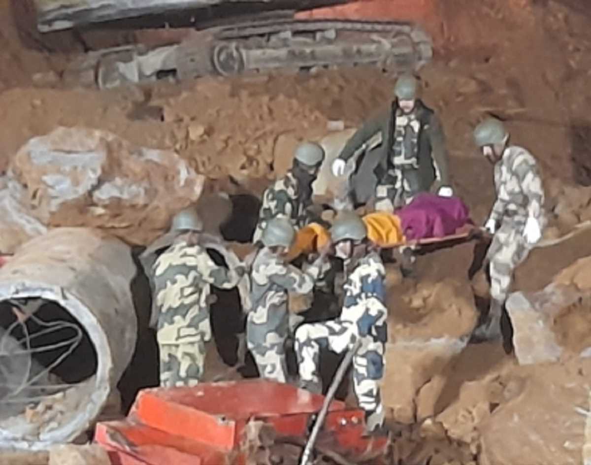 मिजोरम में पत्थर की खदान के ढहने से 8 की मौत, कई मजदूर लापता, बचाव अभियान जारी, मिजोरम में पत्थर की खदान के ढहने से 8 की मौत, कई मजदूर लापता, बचाव अभियान जारी,