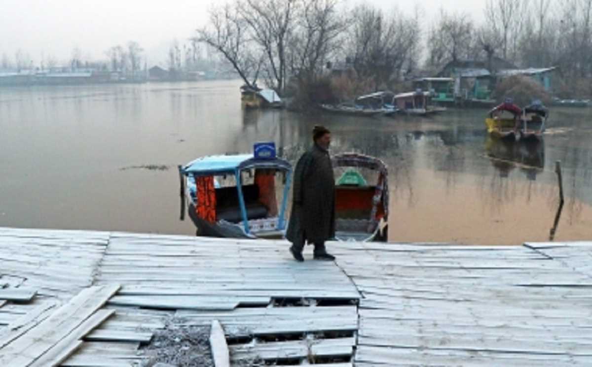 शीतलहर की चपेट में जम्मू-कश्मीर