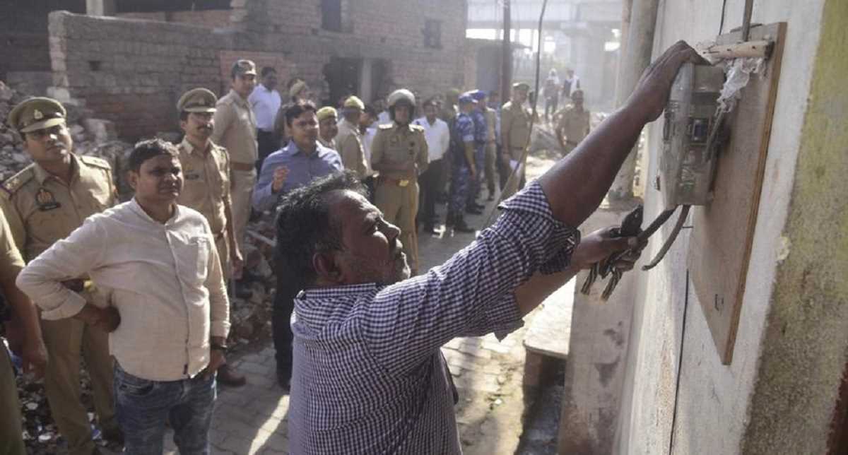 लखनऊ में एक पूरा इलाका ही क्यों जमींदोज कर दिया गया?