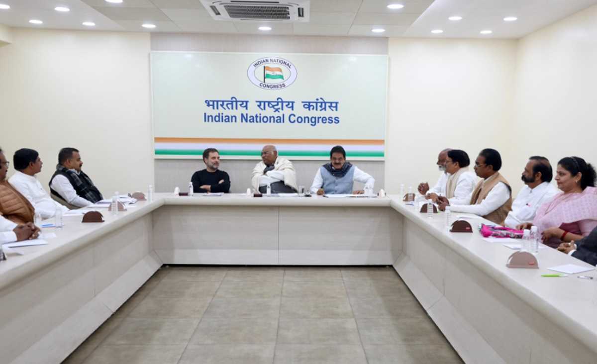 मल्लिकार्जुन खड़गे ने लोकसभा चुनाव की तैयारियों पर आंध्र के नेताओं के साथ बैठक की अध्यक्षता की