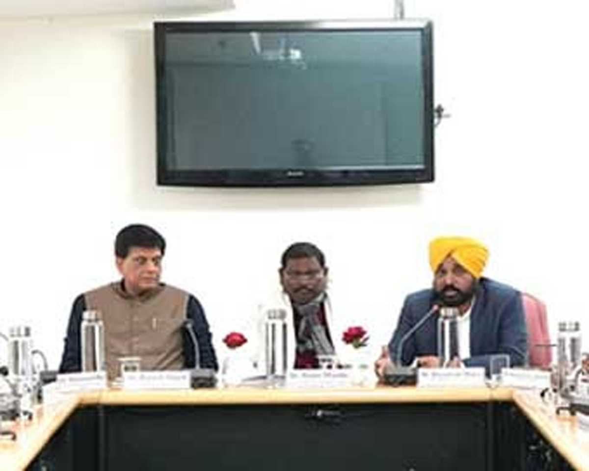 केंद्र व किसानों के बीच तीसरे दौर की वार्ता सकारात्मक नोट पर समाप्त, अगली बैठक 18 को