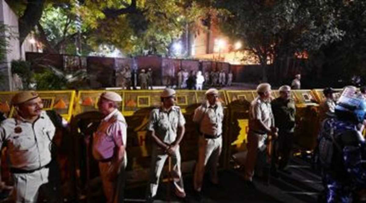 फोटो पत्रकारों से दिल्ली पुलिस की हाथापाई की निंदा