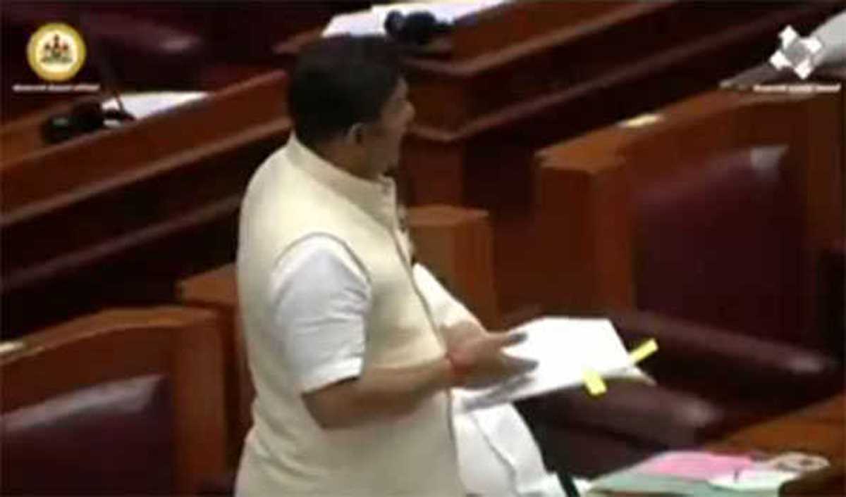 नए साल के जश्न पर कोई रोक नहीं, पर मास्क अनिवार्य : सुधाकर