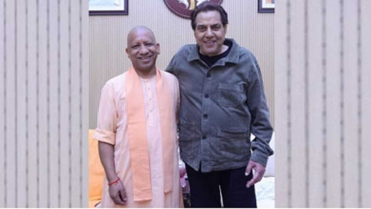 फिल्म अभिनेता धर्मेंद्र ने की मुख्यमंत्री योगी से मुलाकात