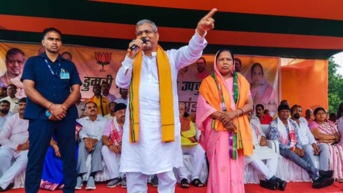 झारखंड में खोई सत्ता हासिल करने के लिए आदिवासी कार्ड खेल रही भाजपा, मरांडी को बनाया लीडरशिप का फेस