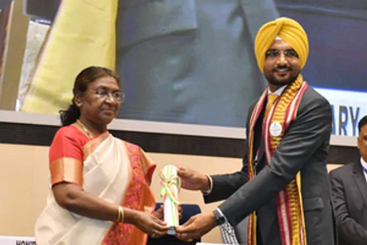 महिलाओं का सम्मान केवल शब्दों में नहीं, बल्कि व्यवहार में भी होना चाहिए : राष्ट्रपति