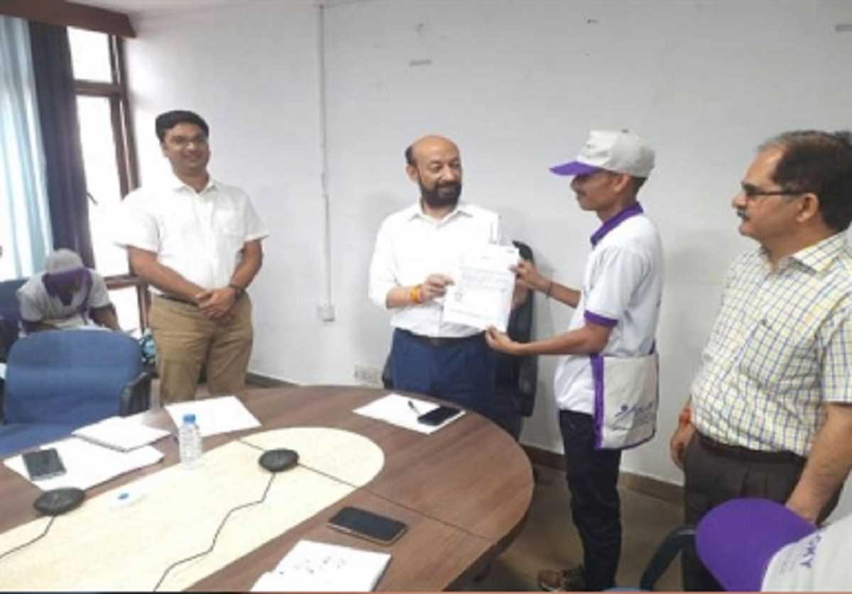 मप्र में  फ्लिपकार्ट में  मिली 19 ग्रामीण युवाओं को नौकरी