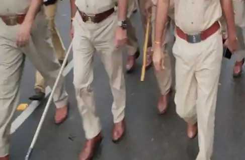 दो साल से बिना वीजा नोएडा में रह रहे थे 14 चीनी नागरिक, पुलिस ने डिटेंशन सेंटर भेजा