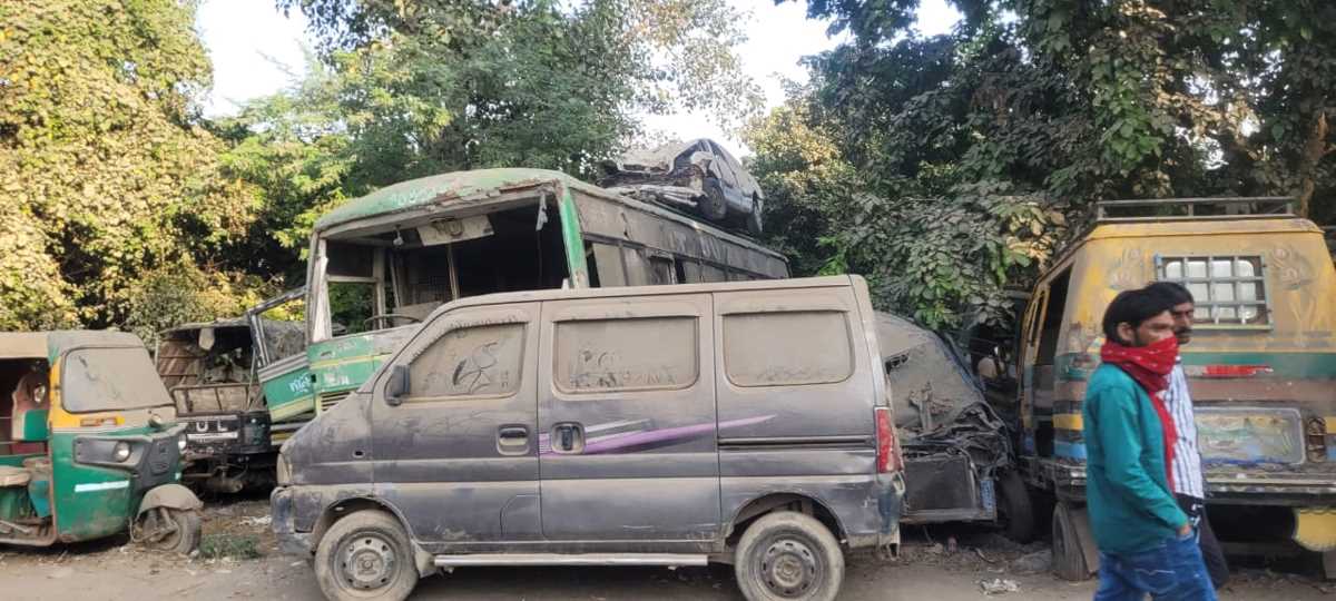 चौकियों में खड़े वाहन भी नहीं रहे सुरक्षित पुलिस की निगरानी के बीच गायब हो रहा सामान