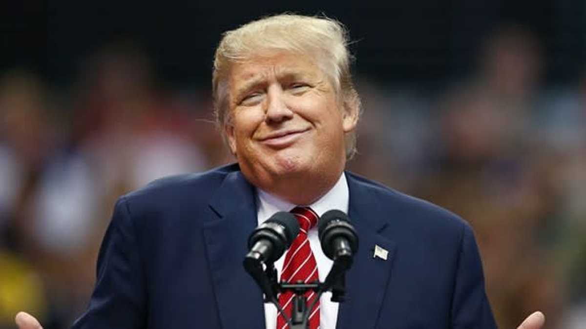 ट्रंप पूर्व वकील कोहेन और न्यायाधीश एंगोरोन के साथ आमना-सामना के बाद अदालत से चले गए