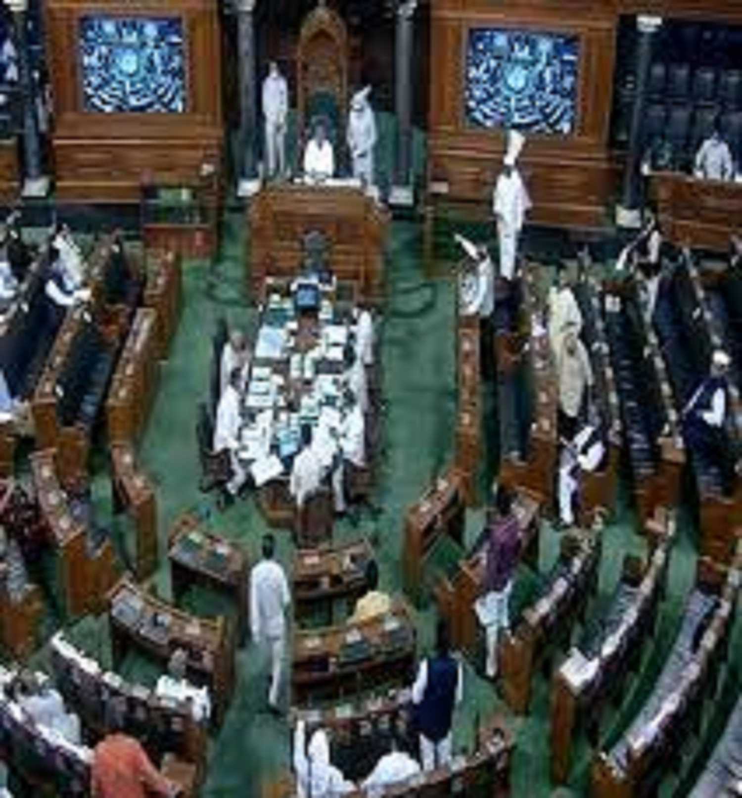 कांग्रेस सांसदों का ईडी के दुरुपयोग को लेकर हंगामा, लोक सभा की कार्यवाही बाधित