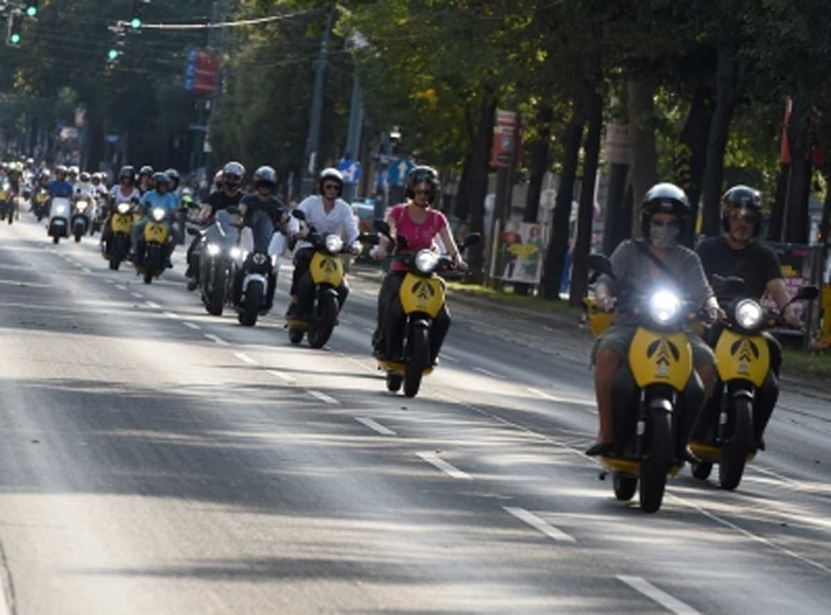 ई-स्कूटर से होने वाली दुर्घटनाओं के मामले 70 प्रतिशत बढ़े : शोध