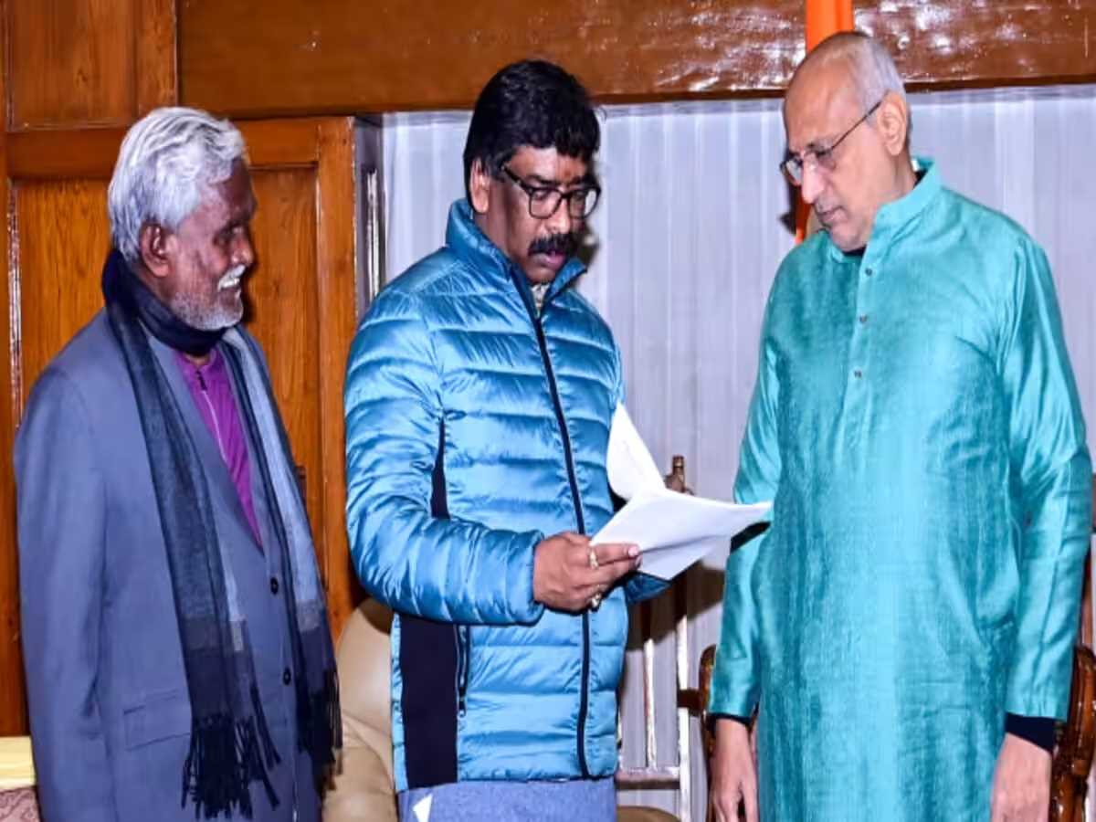 हेमंत सोरेन पांच दिनों की ईडी रिमांड पर हेमंत सोरेन पांच दिनों की ईडी रिमांड पर