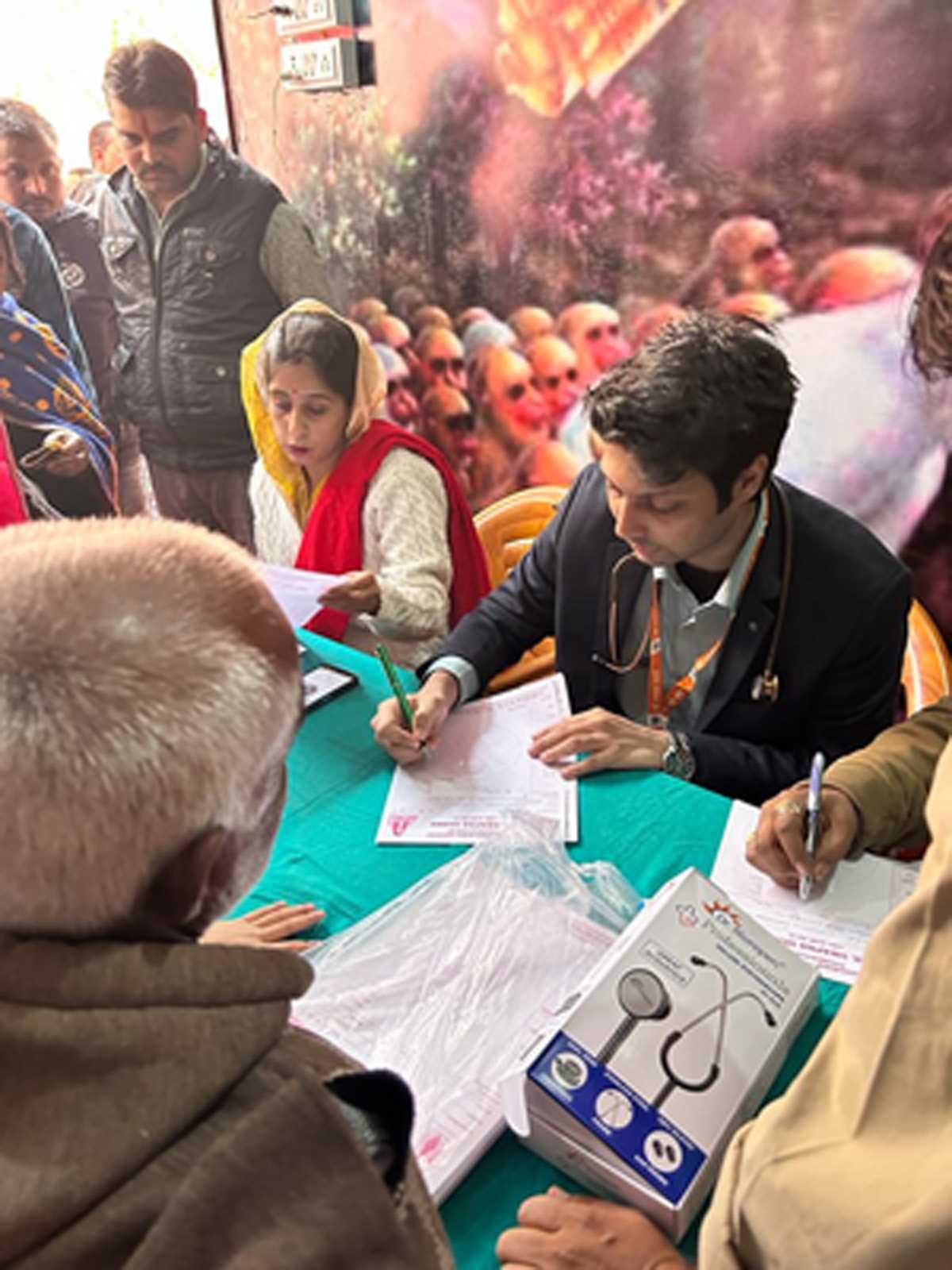 मोदी के संकल्प को पूरा करने के लिए मुफ्त इलाज की मुहिम