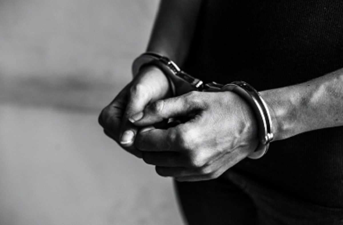 सुरक्षाबलों को मिली बड़ी कामयाबी, हिजबुल मुजाहिदीन का आतंकी गिरफ्तार, 2017 से था एक्टिव