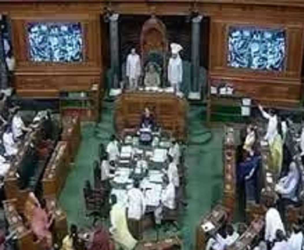 सोनिया गांधी से माफी की मांग पर सदन में जोरदार हंगामा, लोक सभा दिन भर के लिए स्थगित