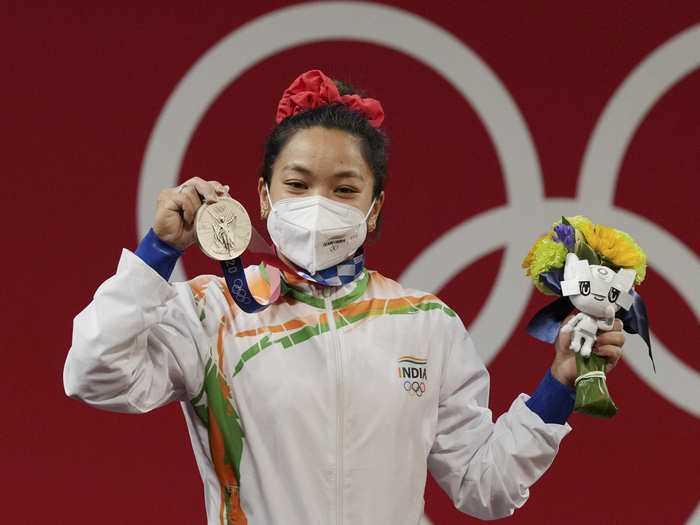 चीनी वेटलिफ्टर डोप में फंसी, चानू को मिलेगा गोल्ड! चीनी वेटलिफ्टर डोप में फंसी, चानू को मिलेगा गोल्ड!