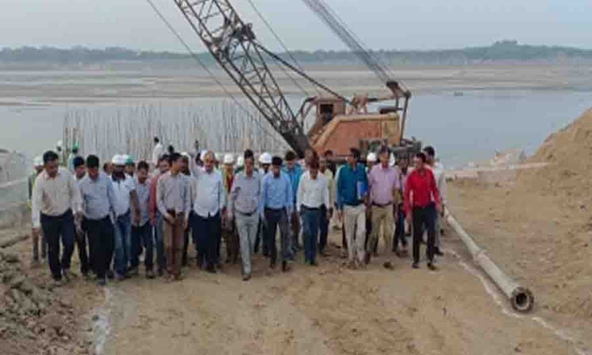 बांदा के ग्रामीण क्षेत्रों में शुद्ध जलापूर्ति काउंटडाउन की ओर बांदा के ग्रामीण क्षेत्रों में शुद्ध जलापूर्ति काउंटडाउन की ओर