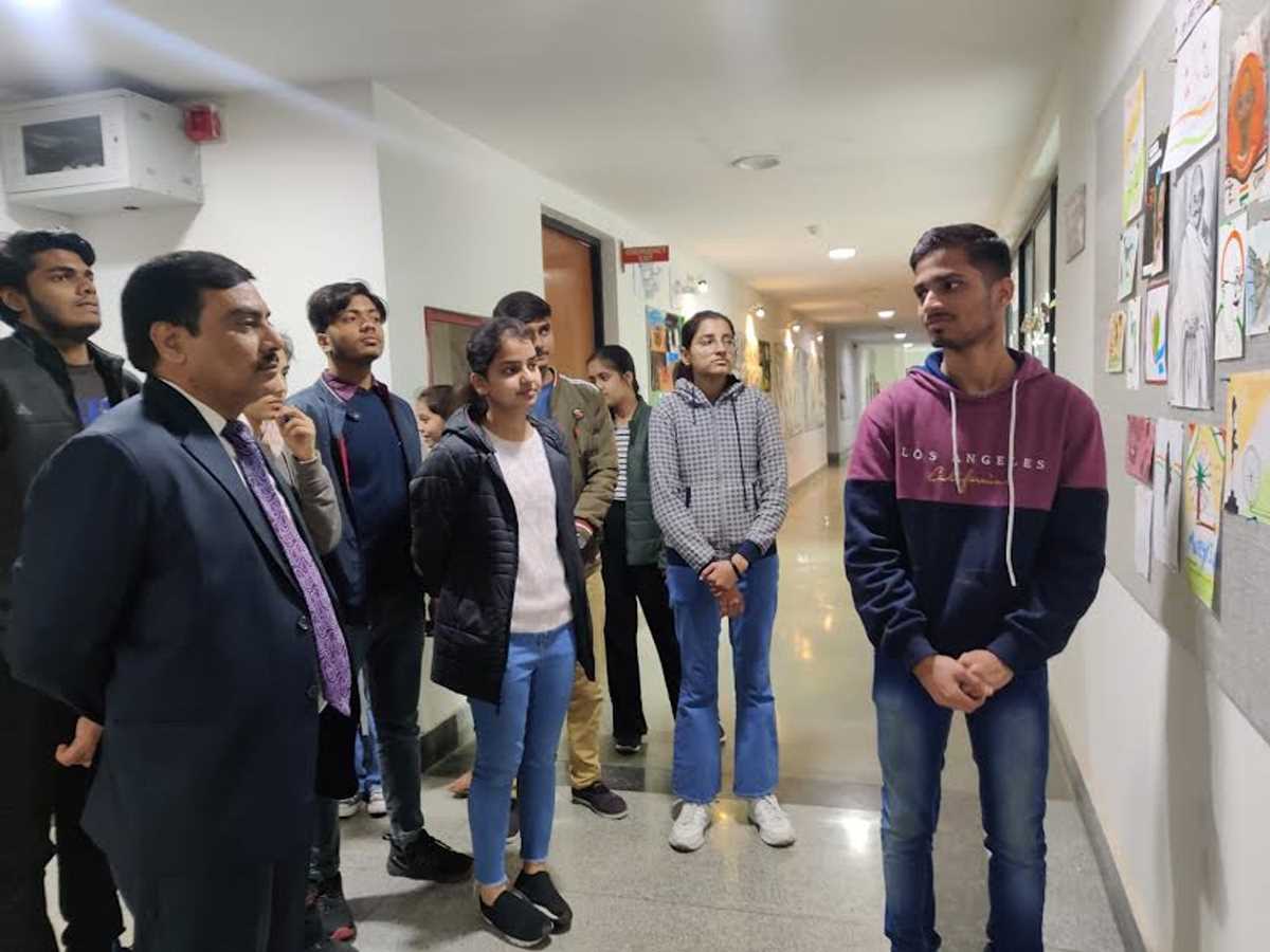 राष्ट्रपिता महात्मा गांधी जी की पुण्यतिथि पर नमन एवं आर्ट गैलरी का आयोजन