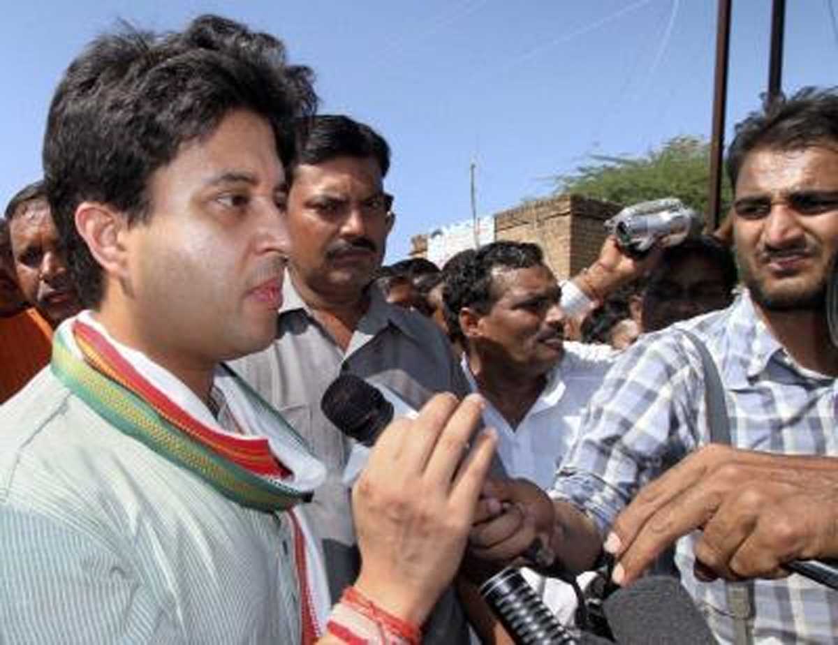 सिंधिया की राज्यपाल से मुलाकात के बाद कयासबाजी बढ़ी