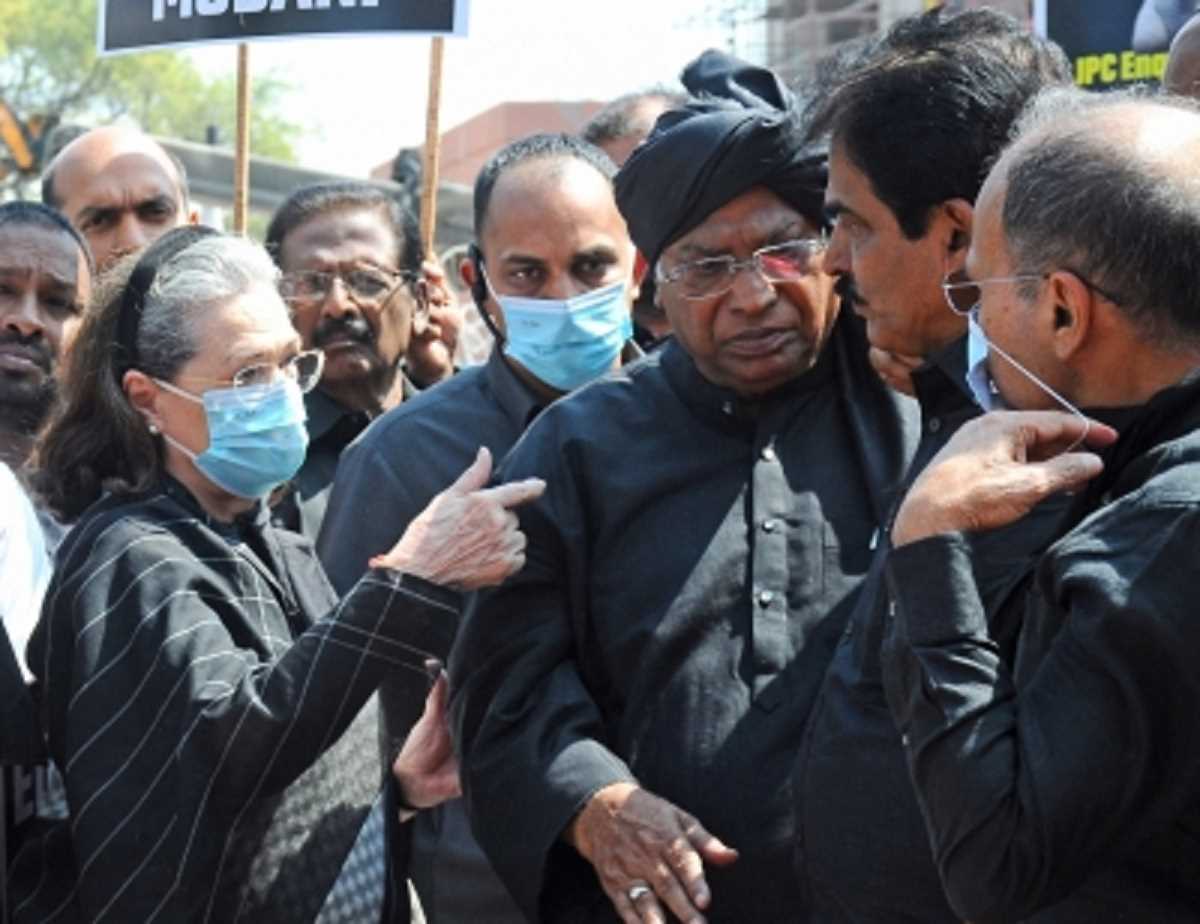 लाल किले से टाउन हॉल तक कांग्रेस निकालेगी लोकतंत्र बचाओ मशाल मार्च