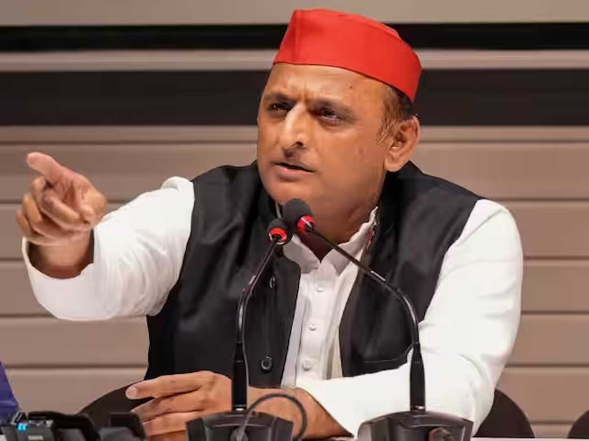 यूपी में अपराध नियंत्रण का दावा जुमला मात्र : अखिलेश