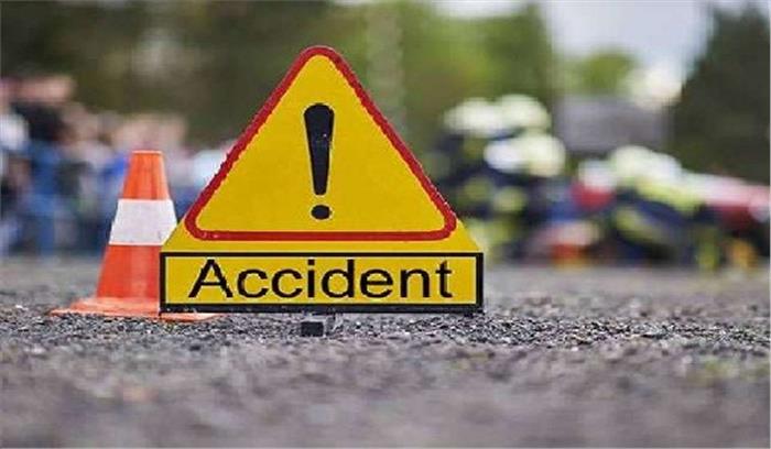 बांदा में सड़क हादसे में 3 लोगों की मृत्यु बांदा में सड़क हादसे में 3 लोगों की मृत्यु