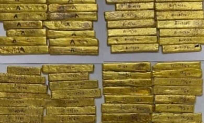 भारत-बांग्लादेश सीमा पर 4 किलो से ज्यादा सोना जब्त भारत-बांग्लादेश सीमा पर 4 किलो से ज्यादा सोना जब्त