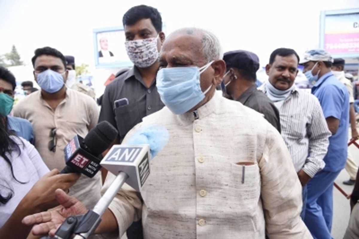 शराबबंदी को लेकर मांझी ने फिर से उठाए सवाल, कहा, थोड़ी - थोड़ी पीना गलत नहीं