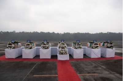 अरुणाचल प्रदेश में हिमस्खलन में शहीद हुए 7 जवानों को सेना ने दी श्रद्धांजलि अरुणाचल प्रदेश में हिमस्खलन में शहीद हुए 7 जवानों को सेना ने दी श्रद्धांजलि