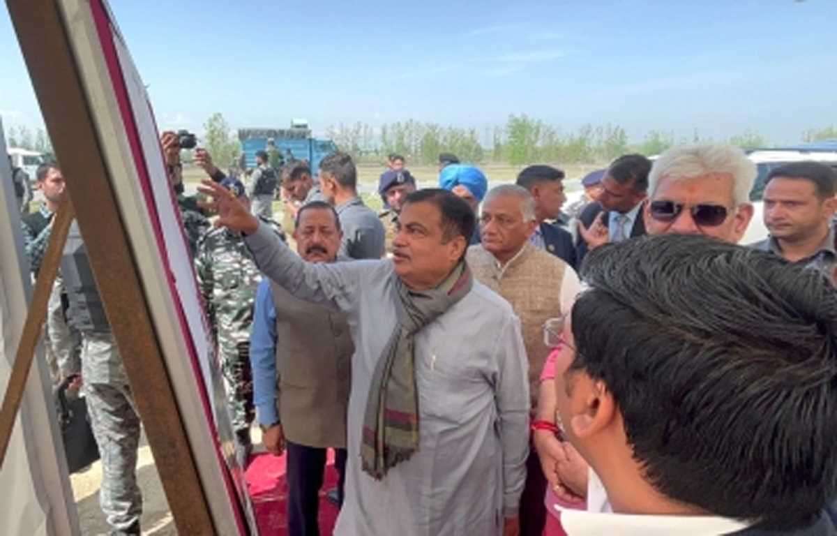 केंद्र ने जम्मू-कश्मीर और लद्दाख में हाईवे के लिए 130 हजार करोड़ रुपये दिए