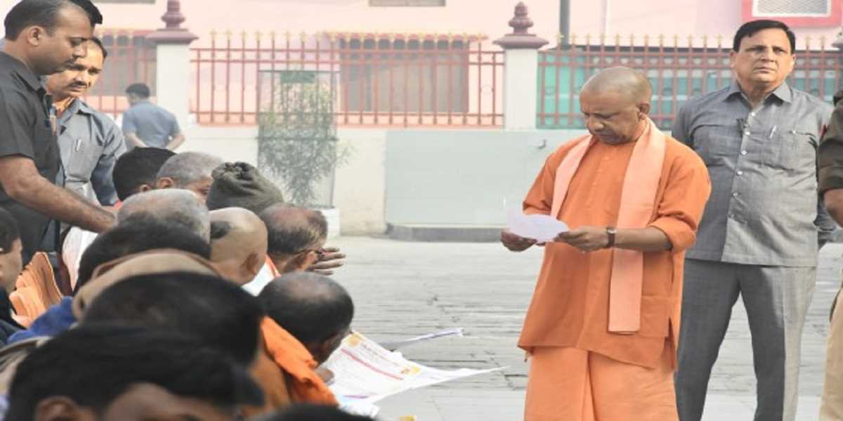 जन समस्याओं के निस्तारण में स्पीड और गुणवत्ता सुनिश्चित करें : सीएम योगी