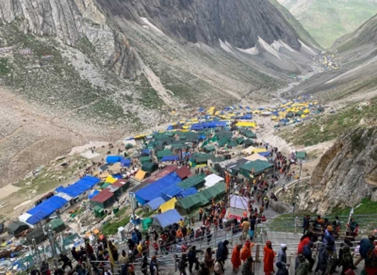 अमरनाथ तीर्थ क्षेत्र में भारी बारिश के बाद अचानक आई बाढ़