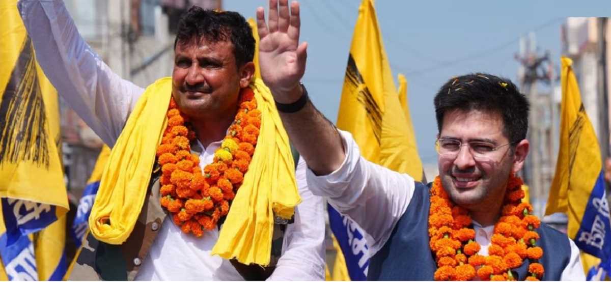 हरियाणा : पवन फौजी के नामांकन और रोड शो में पहुंचे राघव चड्ढा, बोले- जेजेपी को जमानत जब्त पार्टी बनाना है