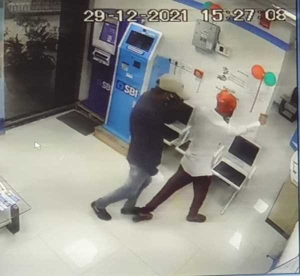 एसबीआई की मुंबई शाखा में कर्मचारी की हत्या, चोरी रोकने की कोशिश नाकाम