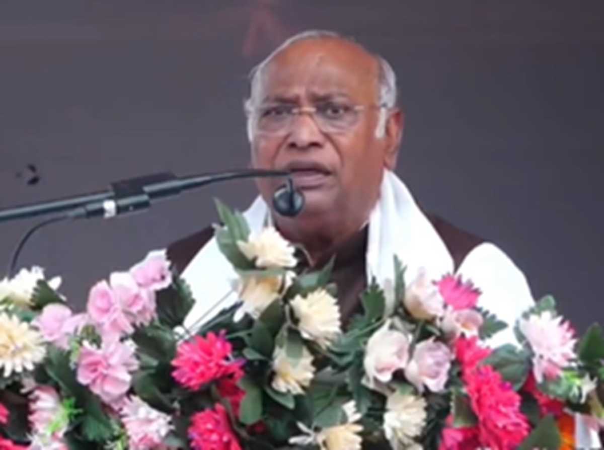 अमेठी व रायबरेली में कांग्रेस उम्मीदवारों पर सस्पेंस बरकरार