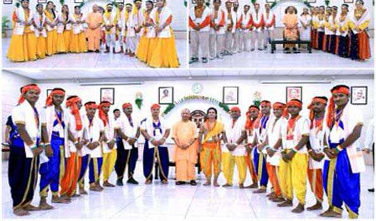 सांस्कृतिक व आध्यात्मिक परंपरा का प्रतिनिधित्व करती है कला : योगी