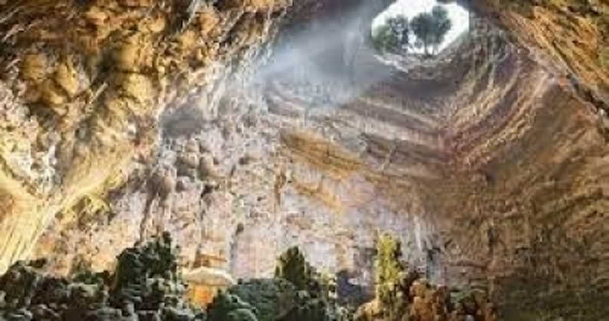 मेघालय में प्राकृतिक विरासत स्थल के पास खनन गतिविधियों पर प्रतिबंध लगाया गया