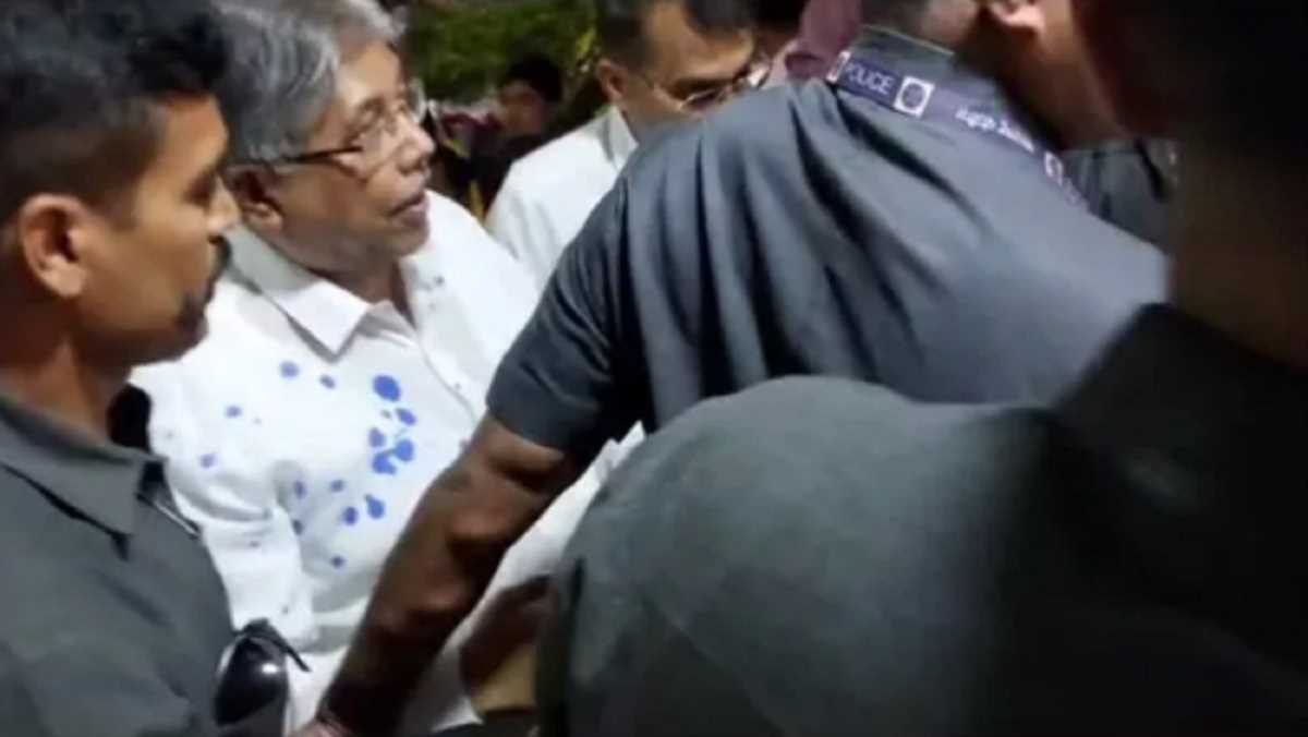 भीम आर्मी के कार्यकर्ता ने महाराष्ट्र भाजपा मंत्री पर फेंकी स्याही, दो महीने में दूसरी घटना